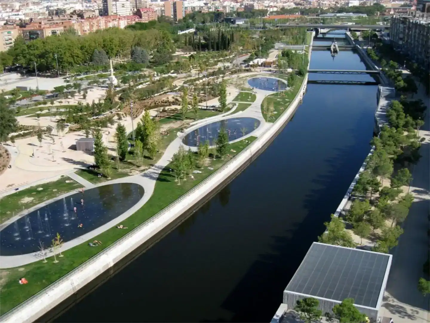 Vista exterior de Pis en venda en  Madrid Capital amb Aire condicionat i Balcó