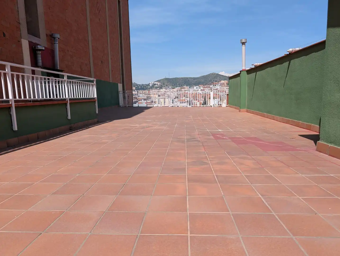 Terraza de Casa o chalet en venta en Santa Coloma de Gramenet con Aire acondicionado, Calefacción y Parquet