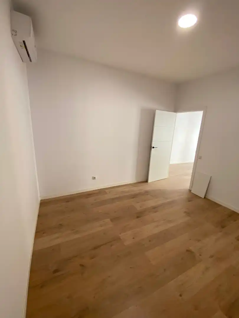 Habitación de Piso en venta en Barcelona con Parquet y Horno