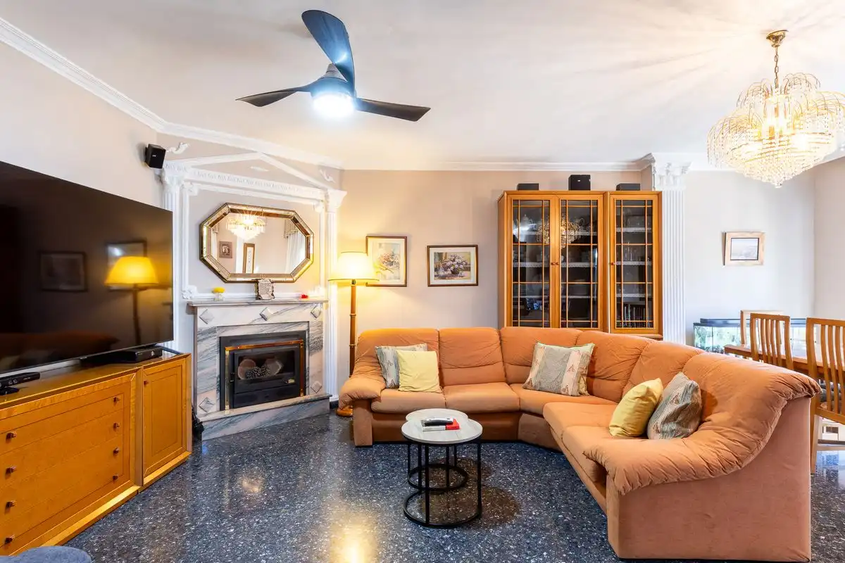 Sala de estar de Casa adosada en venta en Alaquàs con Aire acondicionado, Calefacción y Terraza
