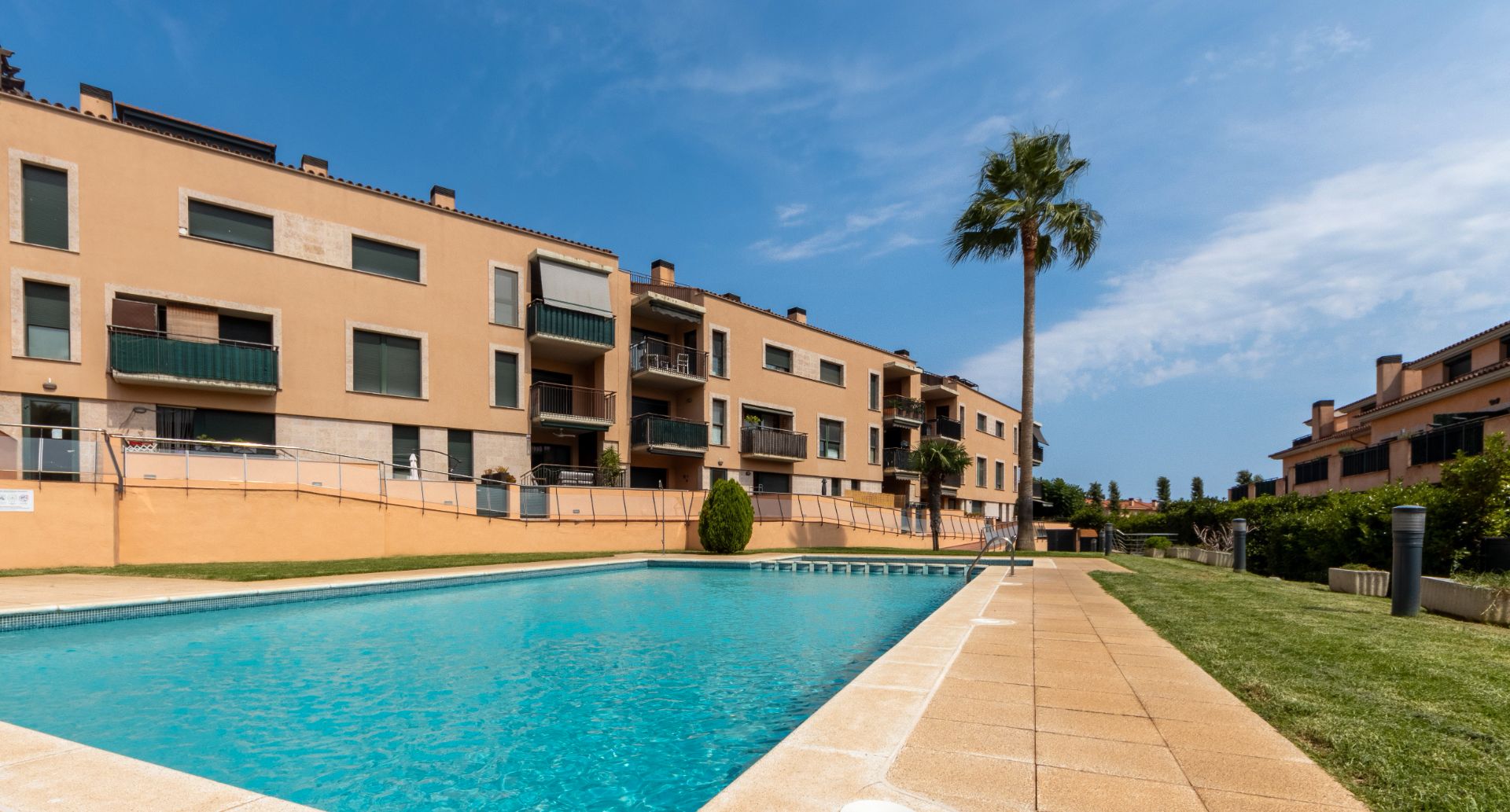 Swimming pool of Flat for sale in Vinyols i els Arcs  with Balcony and Community pool