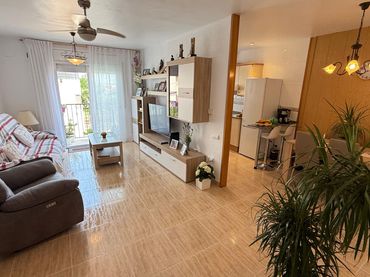 Adosado con balcón en venta en Roda de Barà