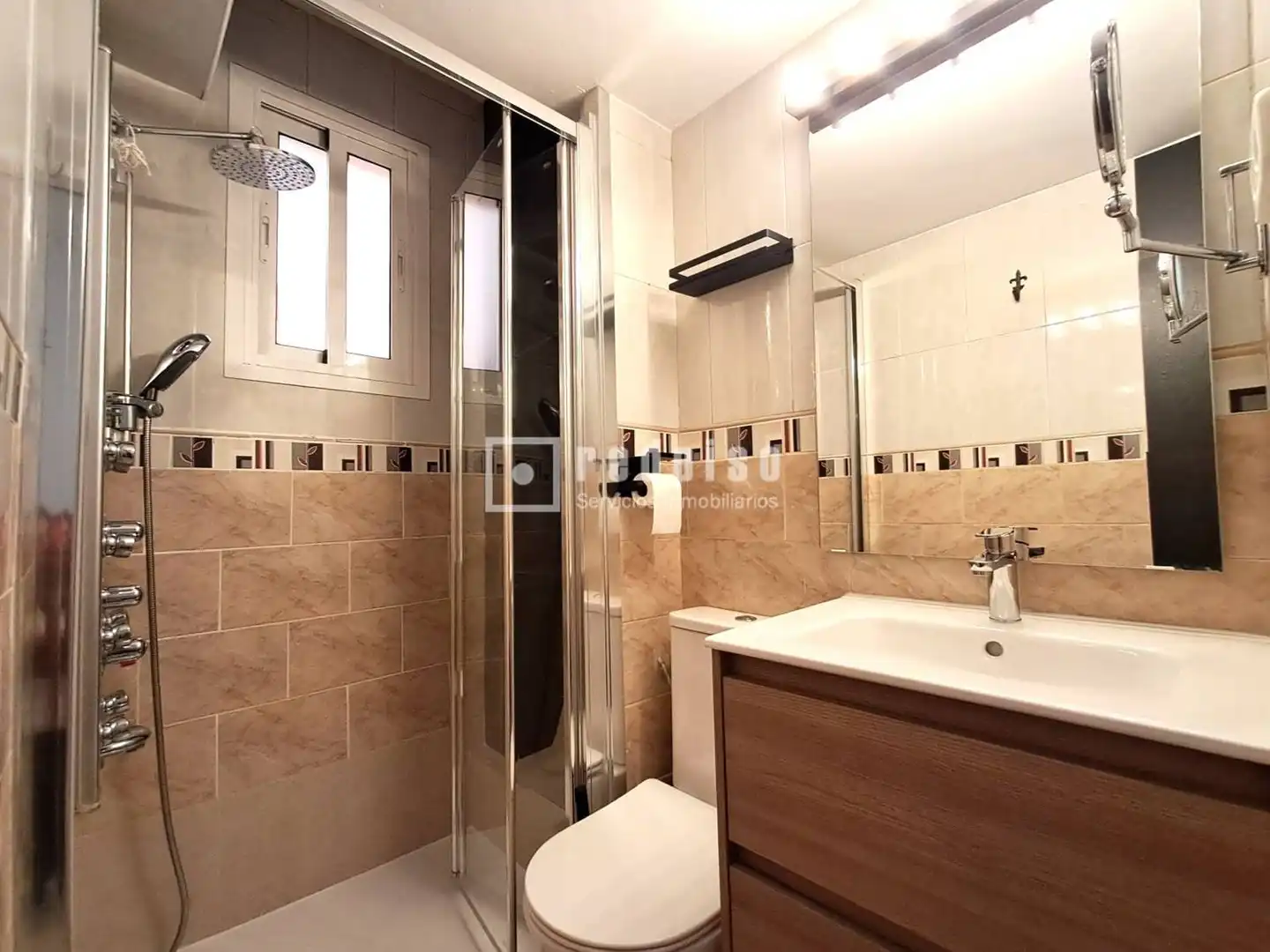 Baño de Piso de alquiler en Madrid con Aire acondicionado, Calefacción y Amueblado