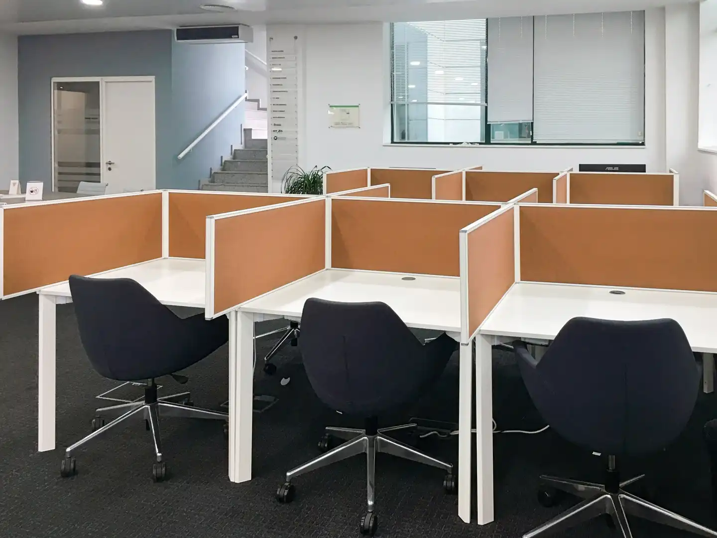 Büro zur Miete in El Prat de Llobregat mit Klimaanlage, Heizung und Möbliert
