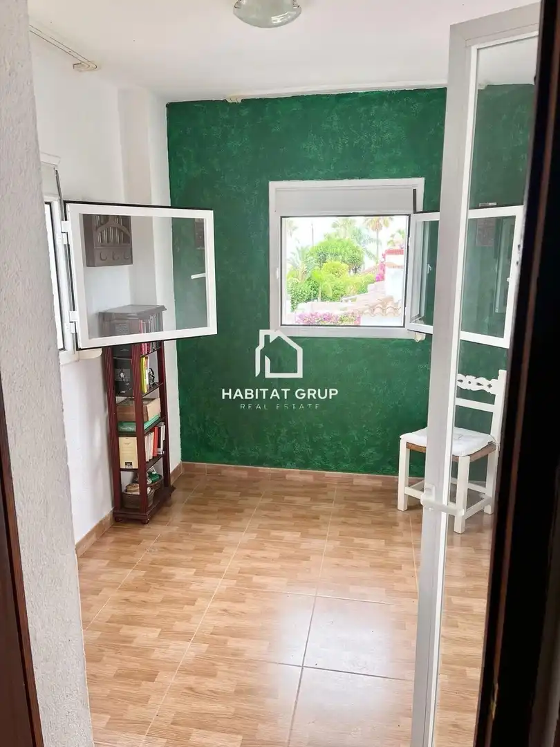 Habitación de Casa adosada en venta en Cambrils con Aire acondicionado, Calefacción y Jardín privado