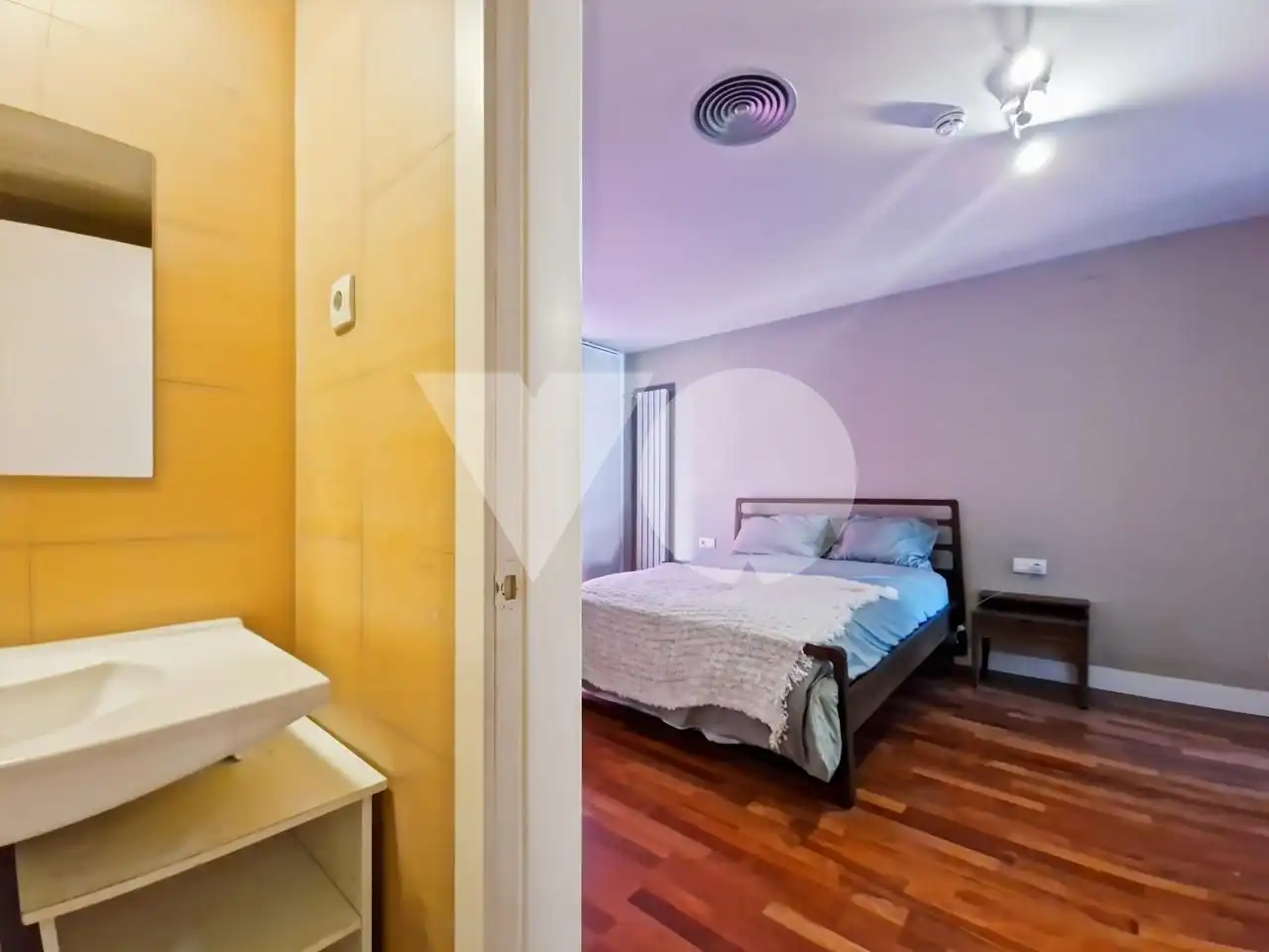 Habitación de Dúplex en venta en Madrid con Aire acondicionado y Calefacción