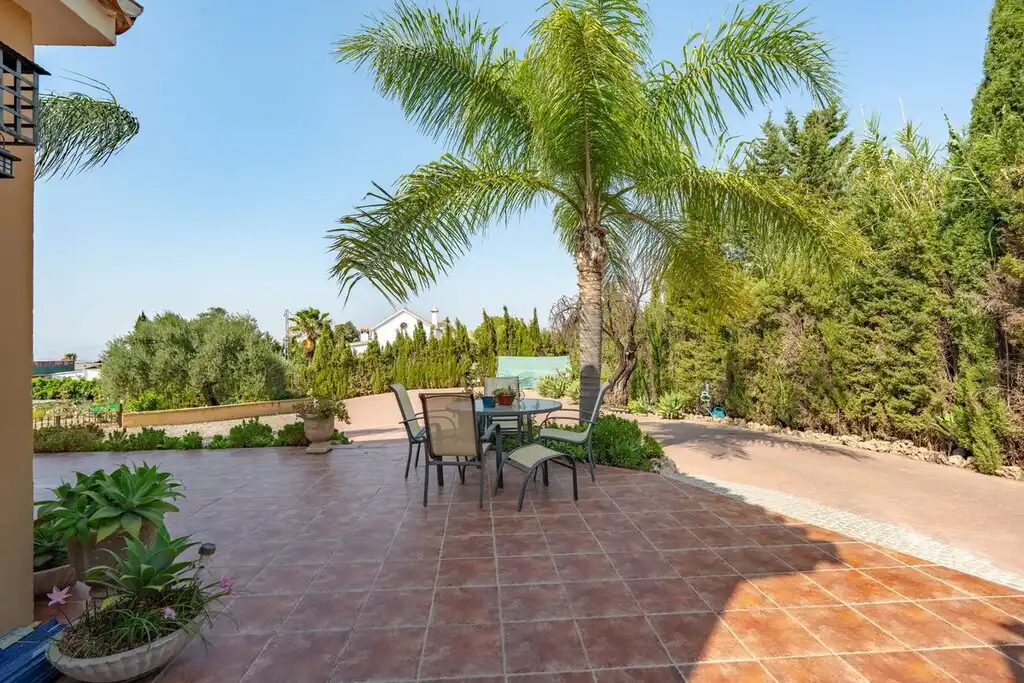 Detached house with garden for sale in Coín, imagen 5