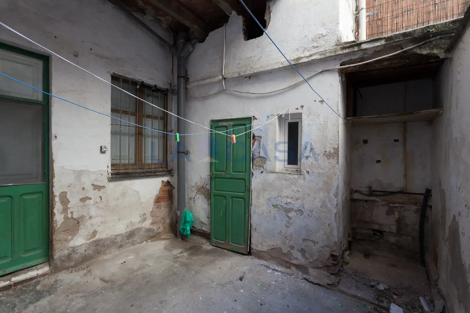 Vista exterior de Piso en venta en L'Hospitalet de Llobregat