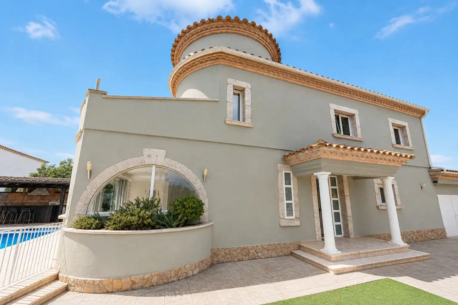 Vista exterior de Casa o chalet en venta en Empuriabrava con Terraza y Piscina