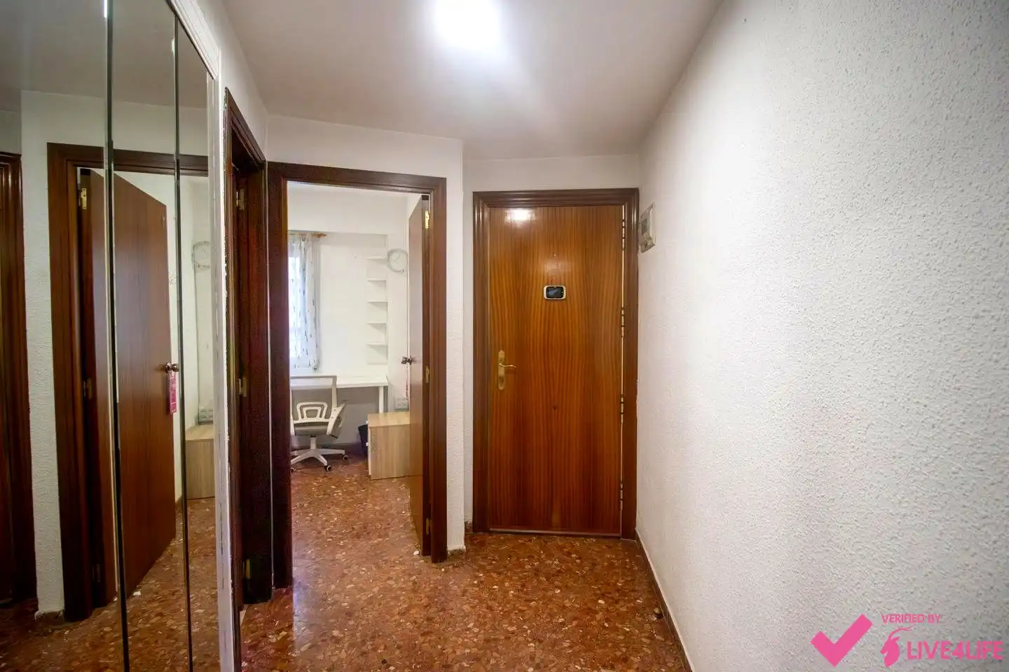 Flat for share in Valencia  with Air Conditioner and Furnished