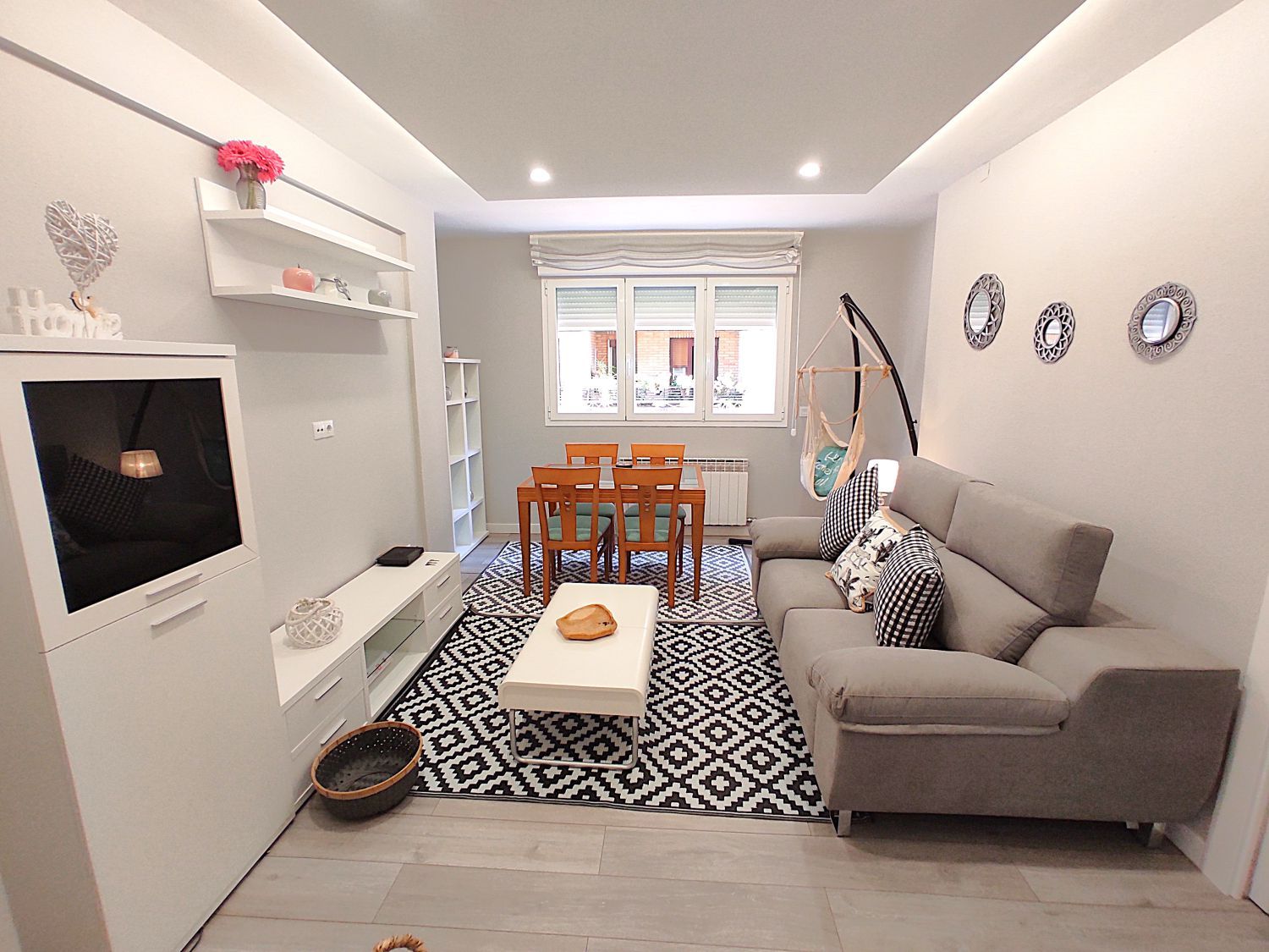 Living room of Flat to rent in Vitoria - Gasteiz  with Heating, Terrace and Furnished