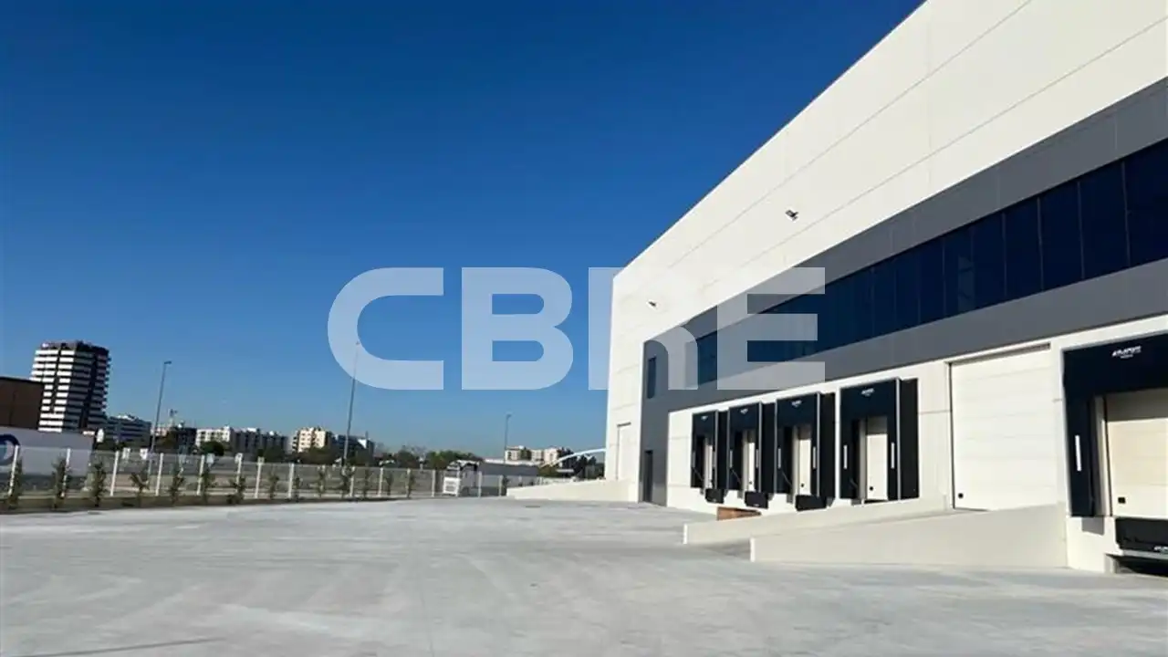 Vista exterior de Nave industrial de alquiler en Torrejón de Ardoz