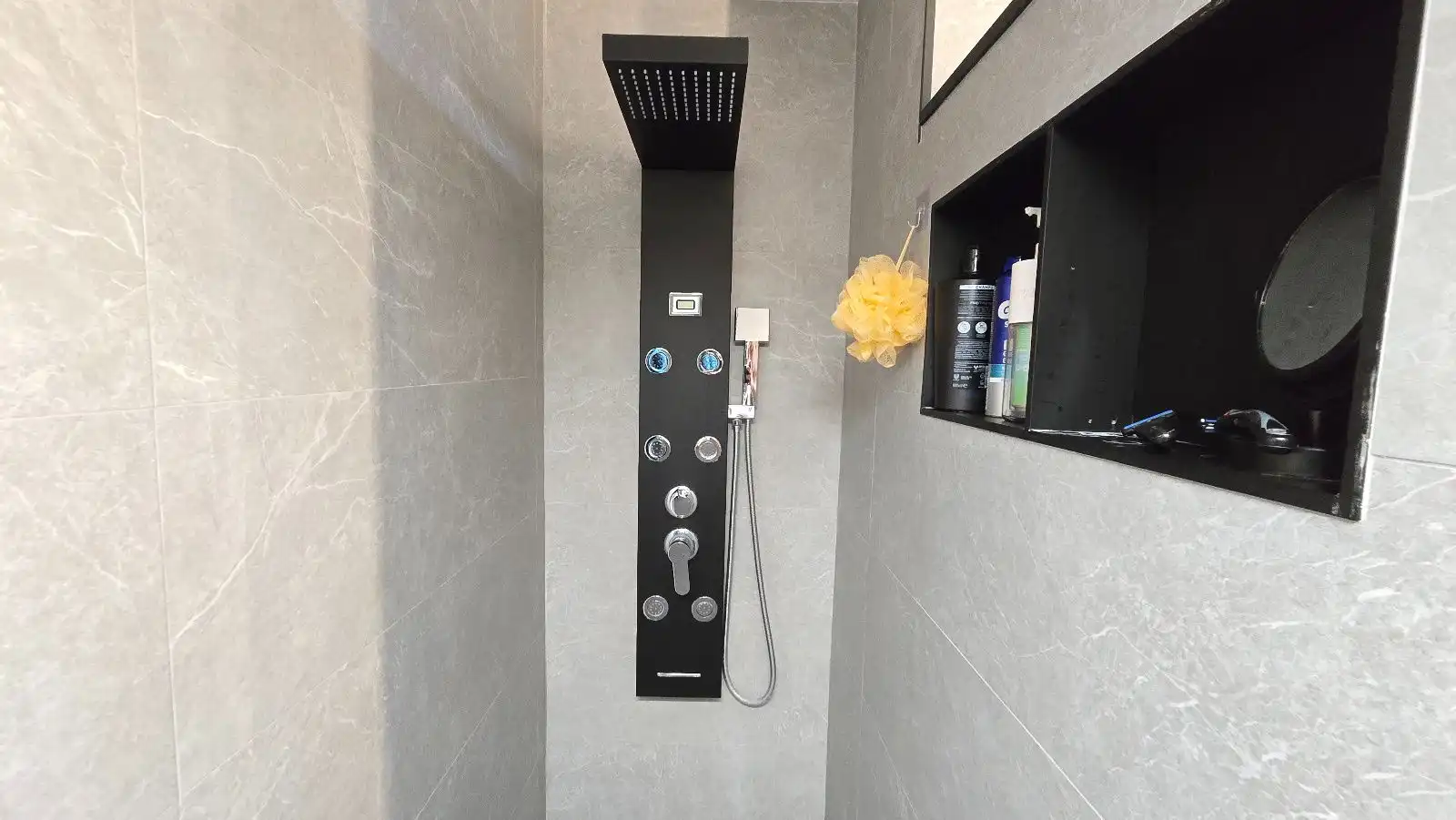 Bathroom of Flat for sale in Benalmádena  with Air Conditioner, Heating and Swimming Pool