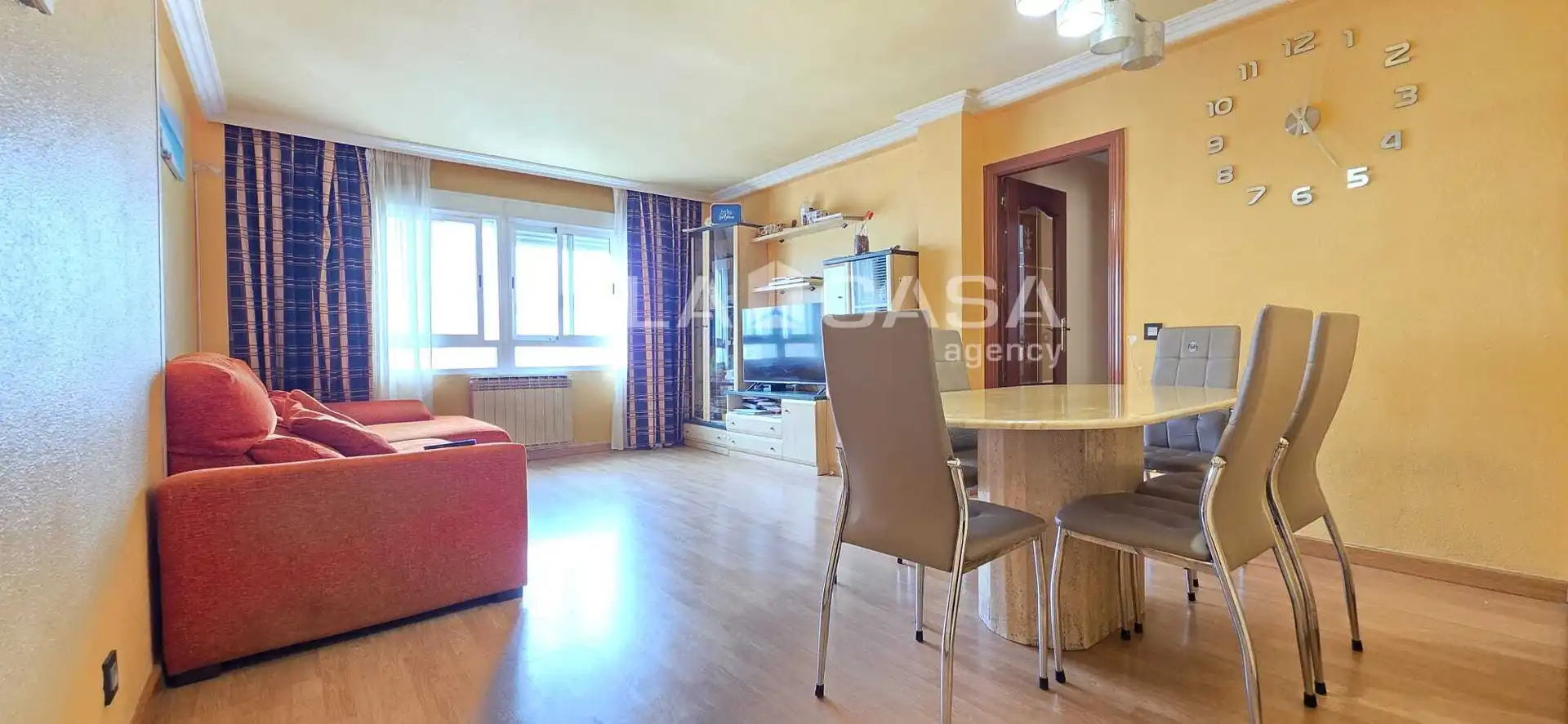 Sala de estar de Piso en venta en Laguna de Duero con Calefacción y Trastero