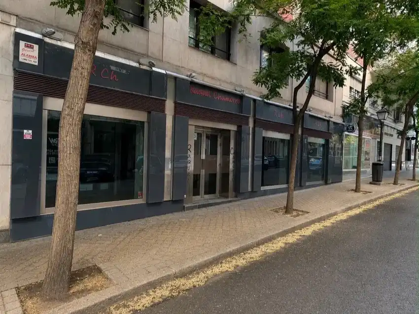 Vista exterior de Local de lloguer en Barrio de Salamanca