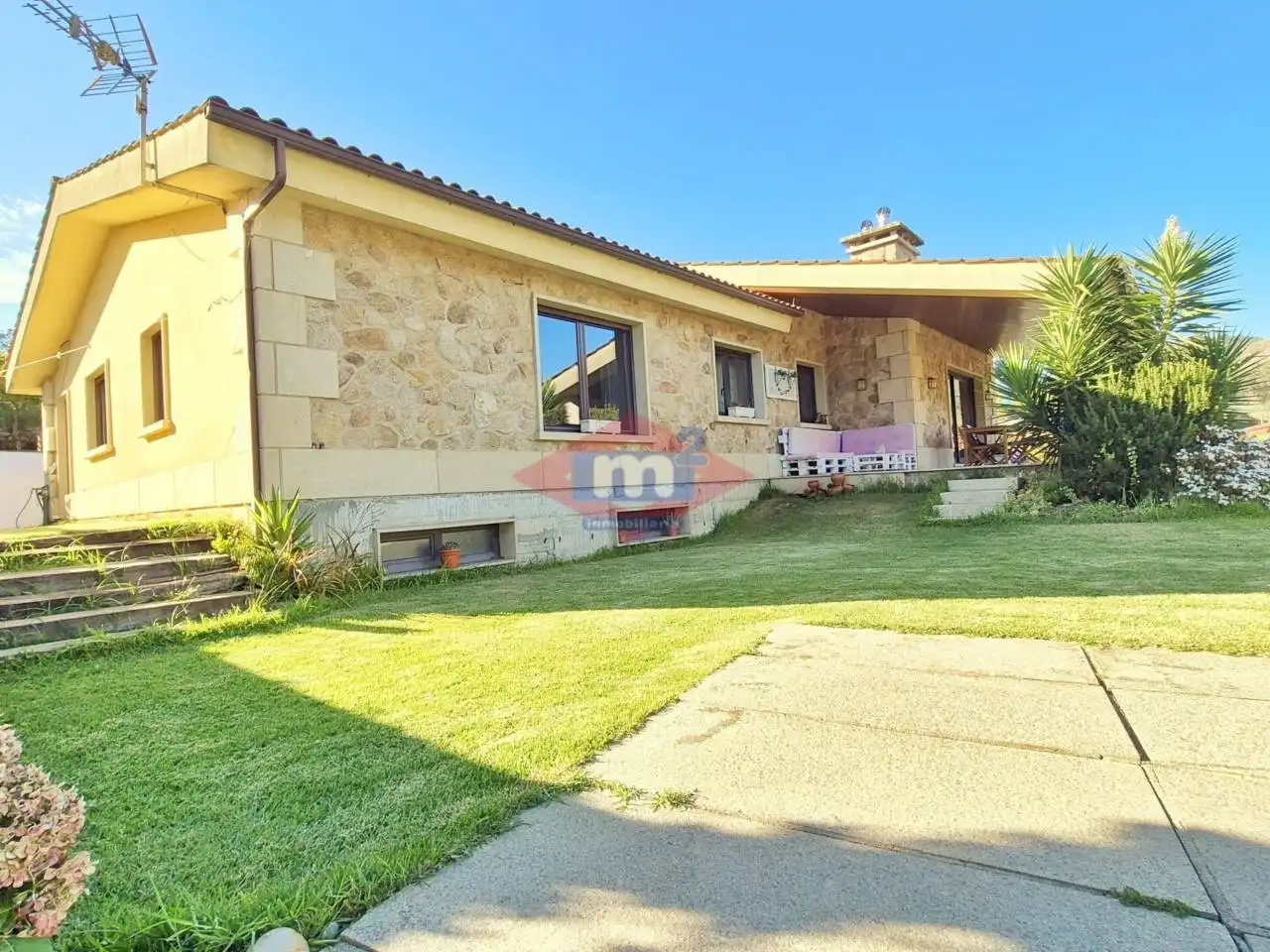 Villa con piscina in vendita a Calle Joaquín Fdez Sestelo 5, imagen 2