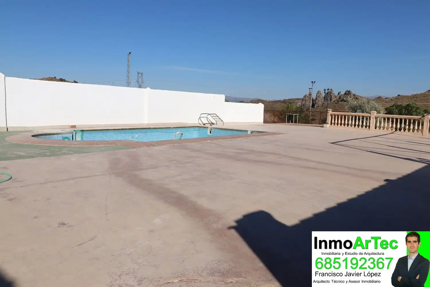 Piscina de Finca rústica en venda en Loja amb Jardí privat, Terrassa i Traster