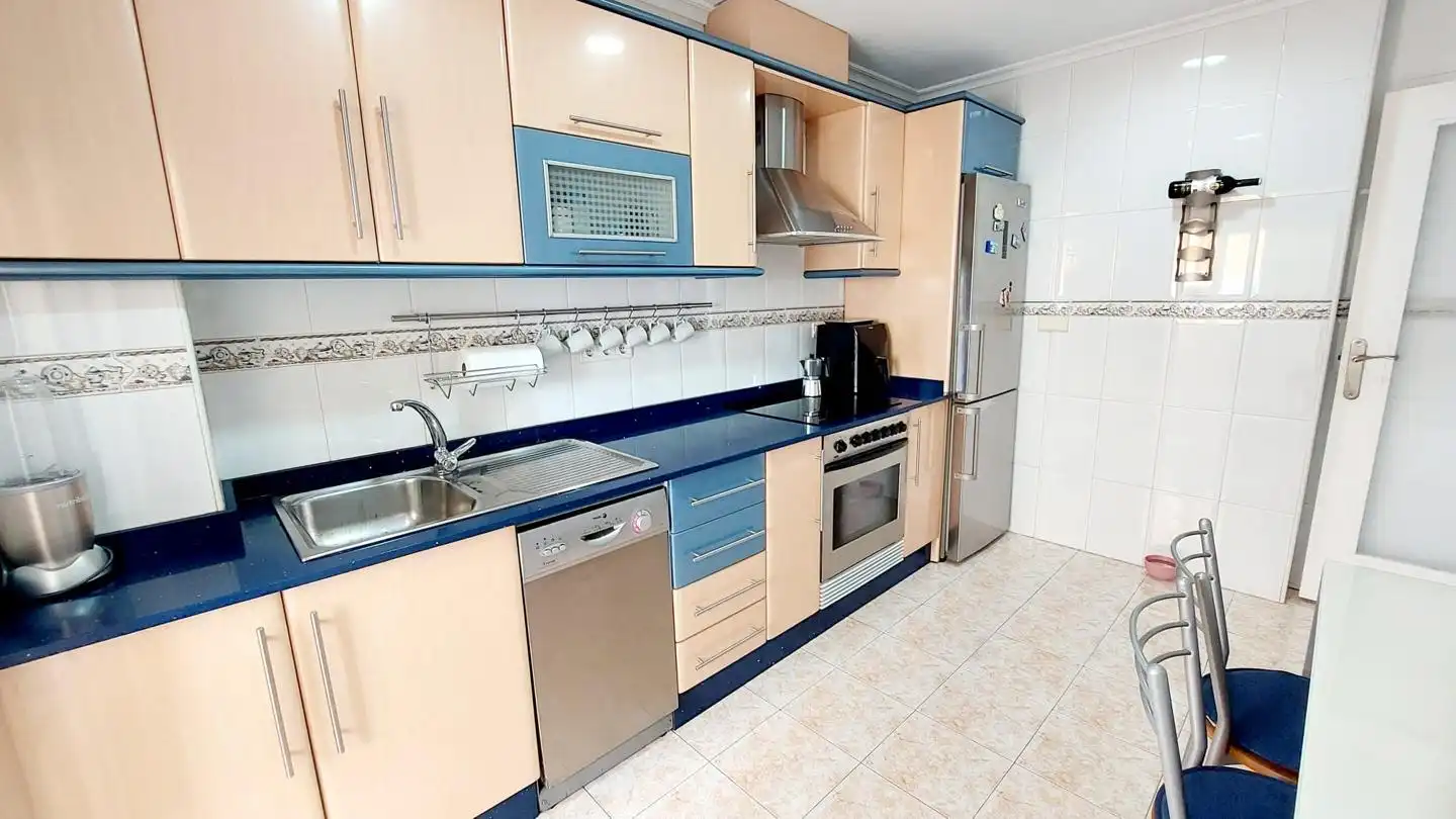 Küche von Wohnung zum Verkauf in Elche / Elx mit Klimaanlage, Balkon und Gemeinschaftspool