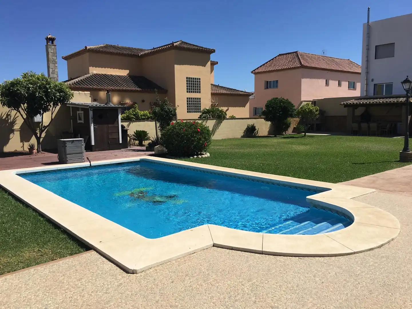 Piscina de Casa o chalet en venta en Fuengirola con Aire acondicionado, Jardín privado y Parquet