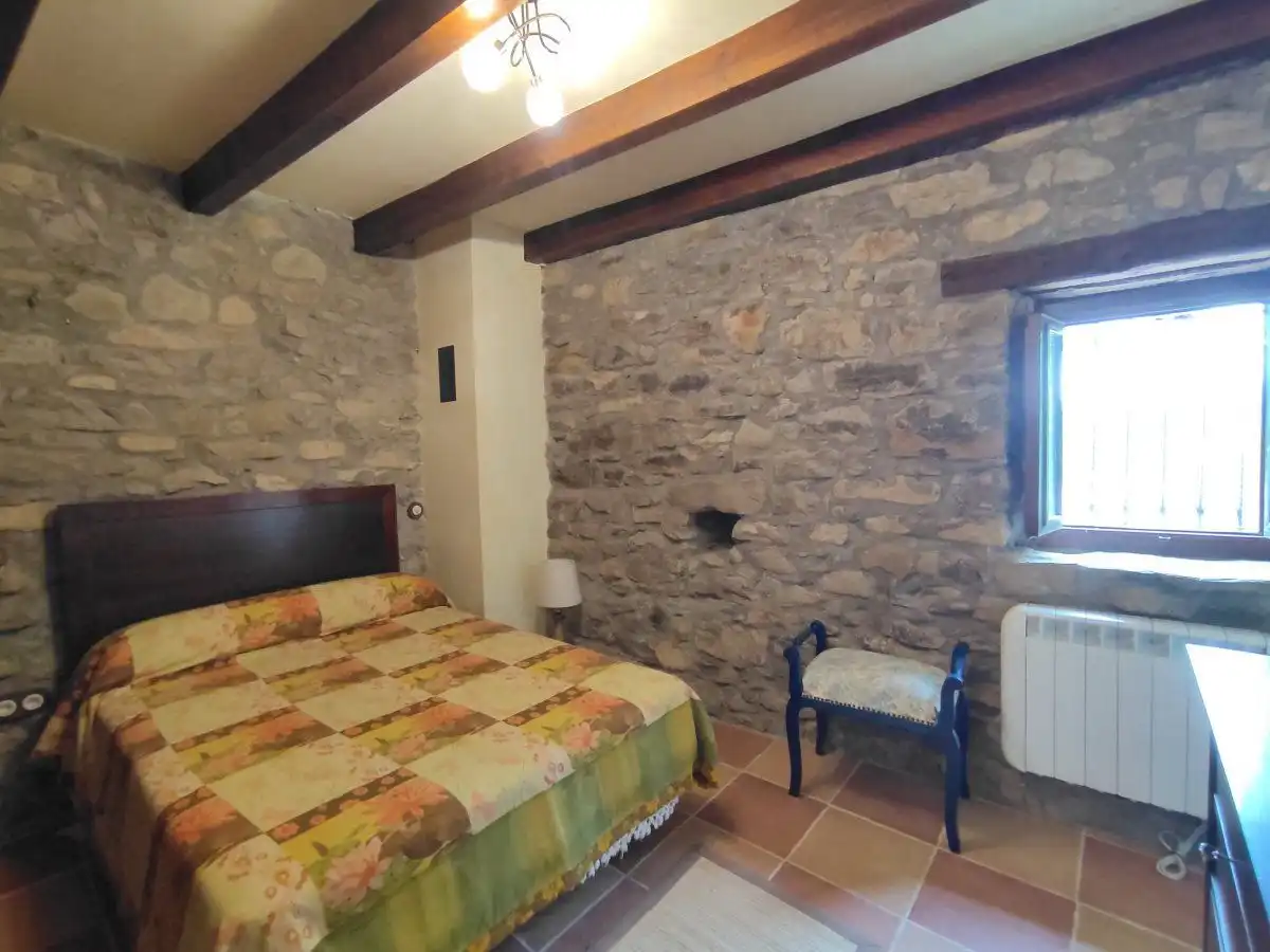 Habitación de Casa o chalet en venta en Sabiñánigo con Calefacción, Jardín privado y Terraza