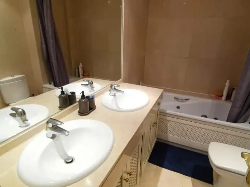 Bathroom of Flat for sale in Sotogrande  with Air Conditioner, Terrace and Balcony
