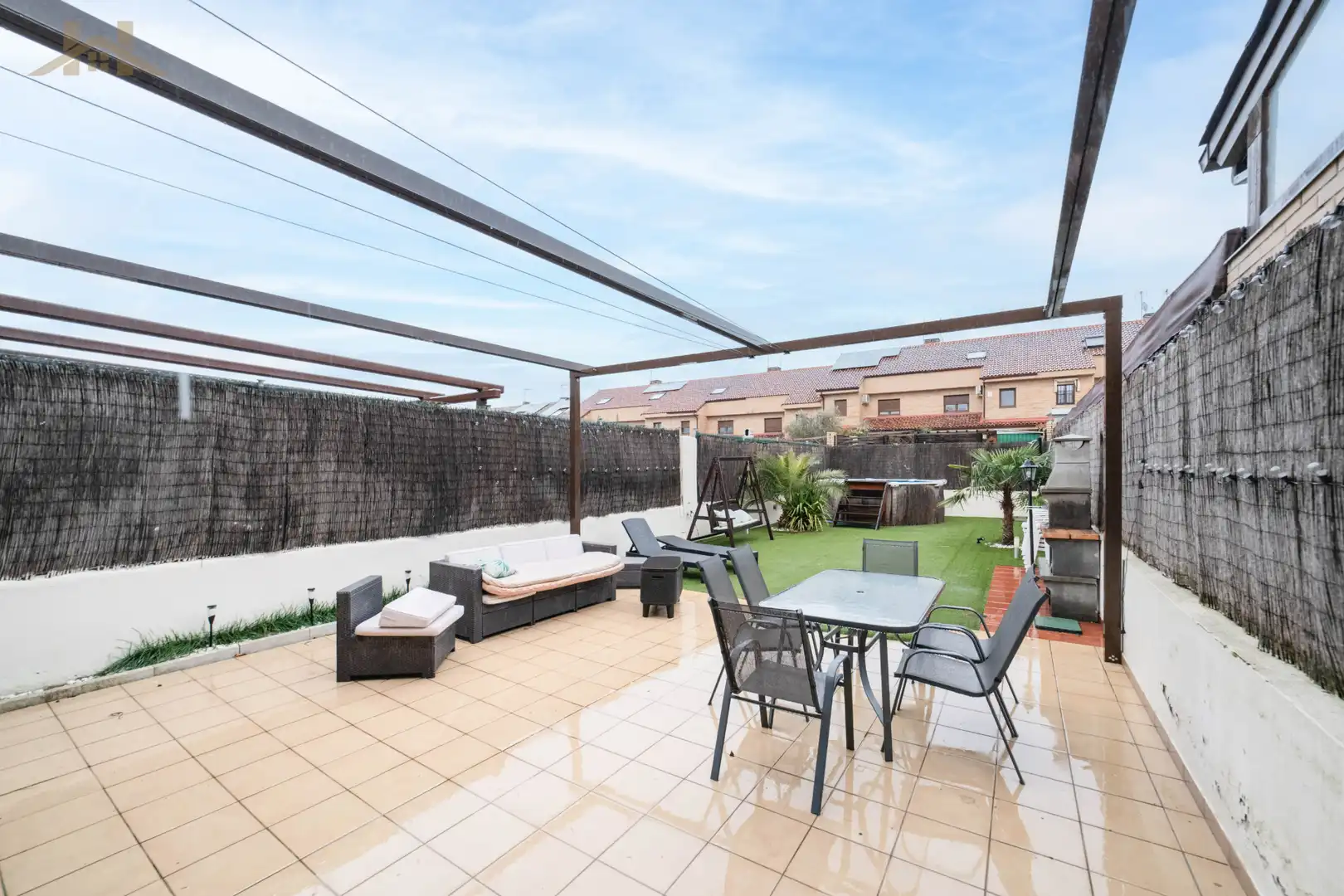 Terrassa de Casa adosada en venda en Navalcarnero amb Aire condicionat, Calefacció i Jardí privat