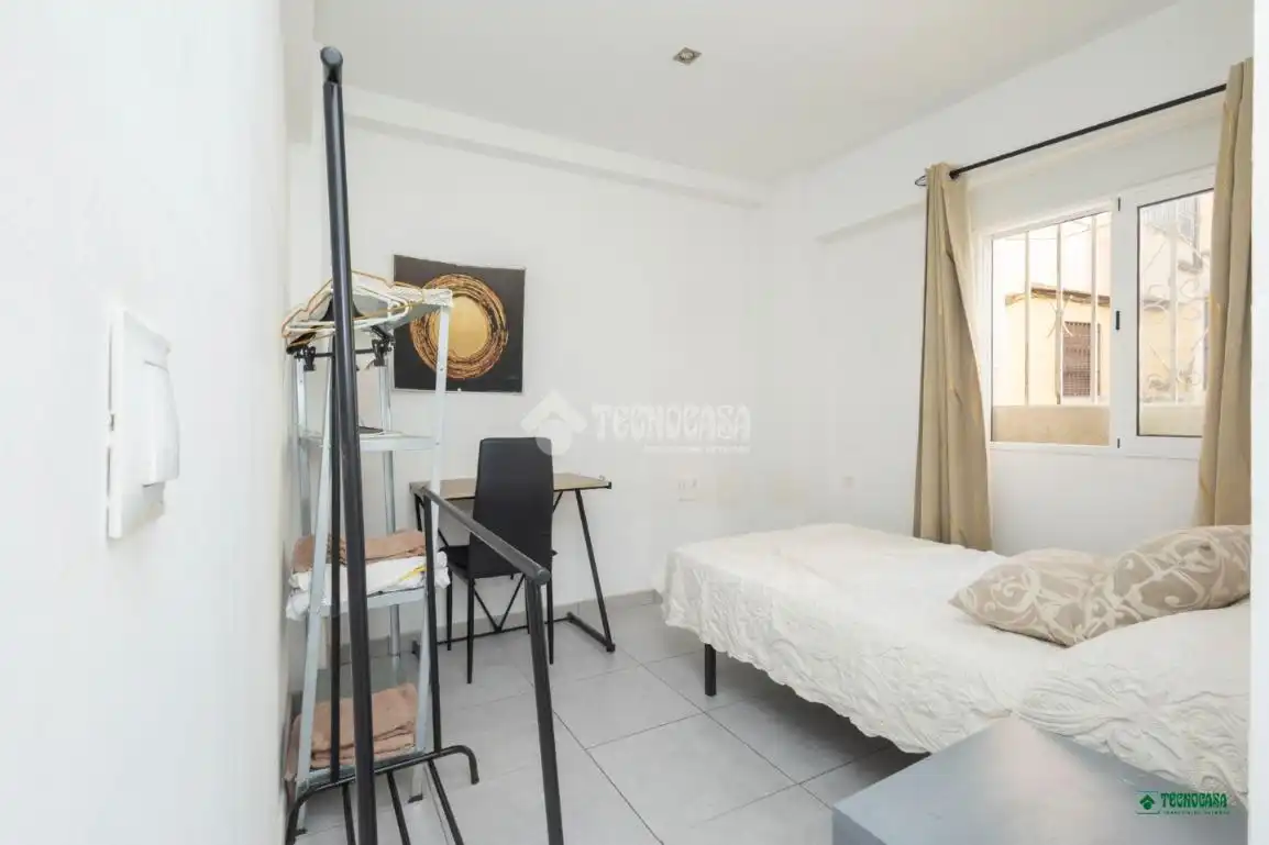 Habitación de Piso en venta en Almería