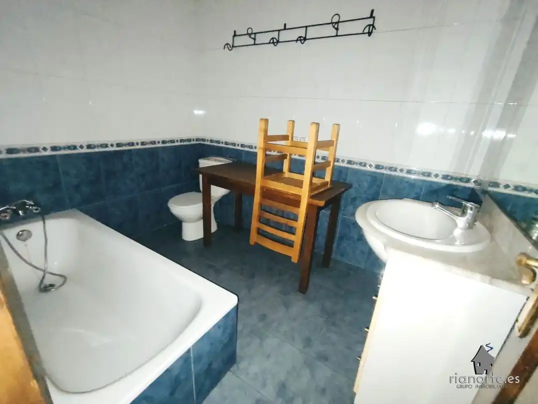 Bany de Local en venda en Langreo amb Aire condicionat