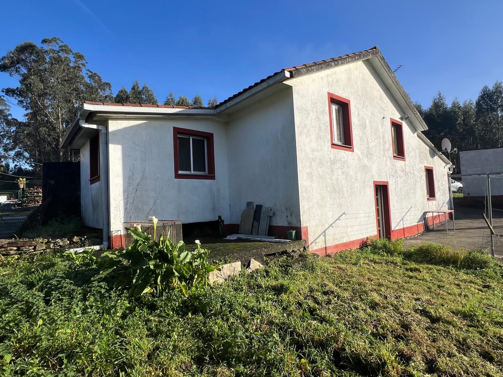 Vista exterior de Casa adosada en venda en Moeche amb Calefacció i Jardí privat