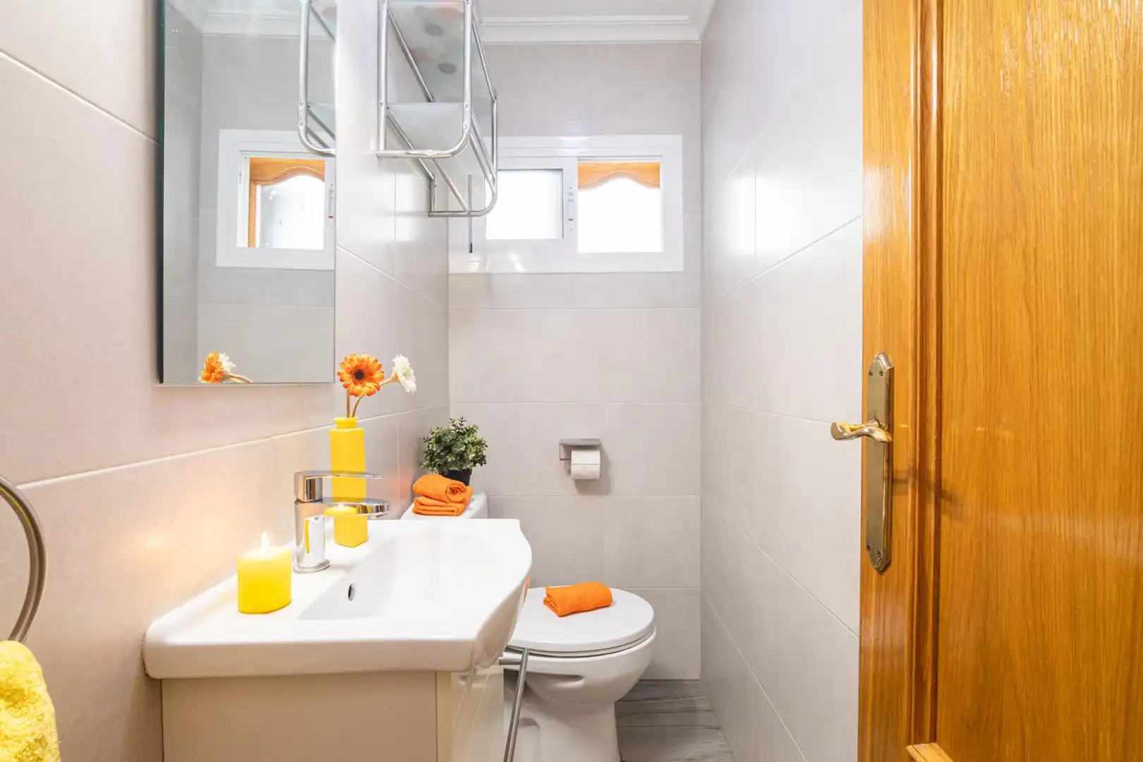 Baño de Piso en venta en Elche / Elx con Balcón