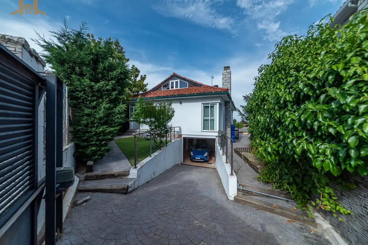 Vista exterior de Casa o chalet en venta en Collado Mediano con Calefacción y Jardín privado
