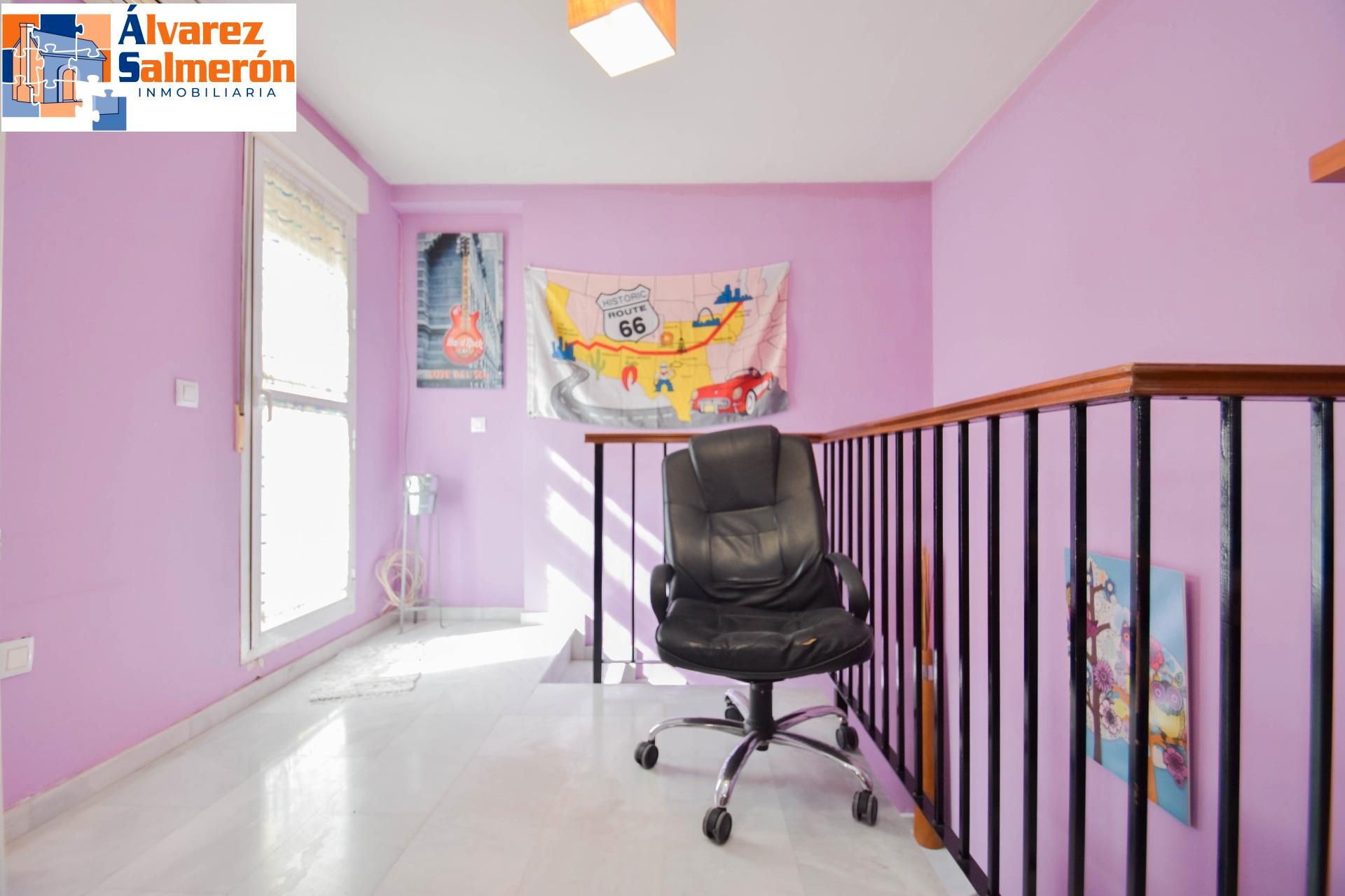 Single-family semi-detached for sale in Camino de Churriana, Poniente