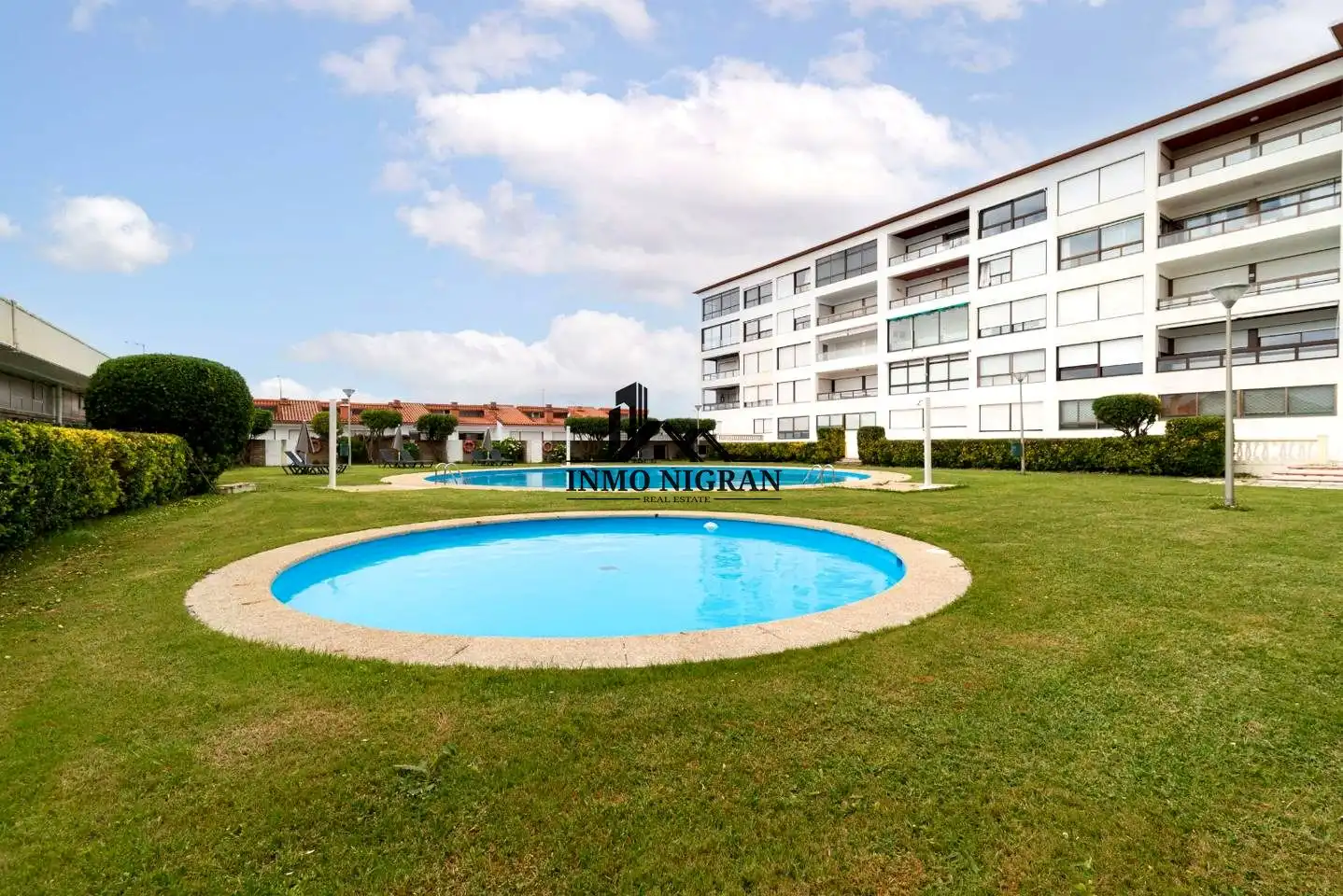 Piscina de Planta baja de alquiler en Nigrán con Amueblado y Piscina comunitaria