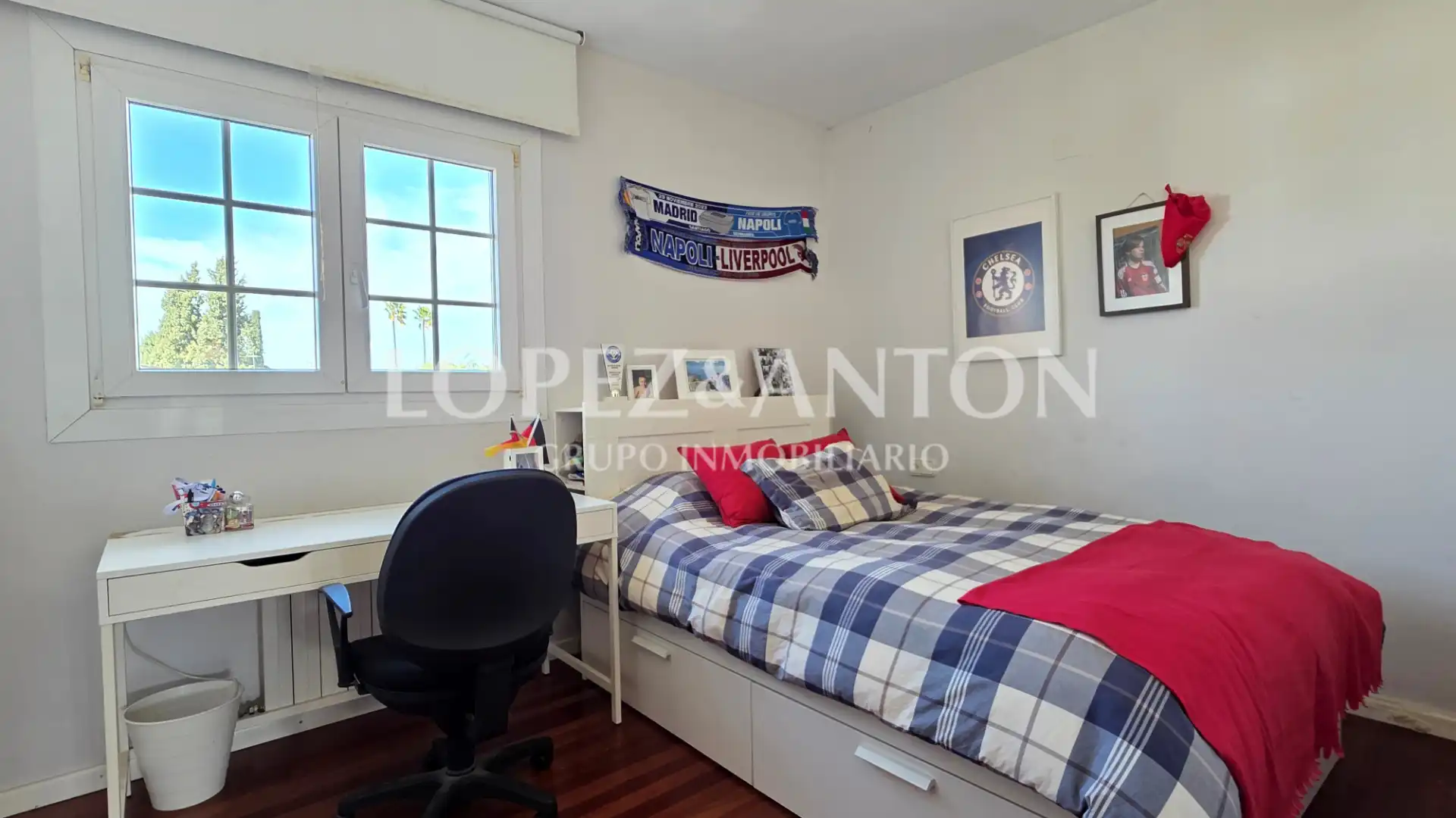 Habitación de Casa o chalet en venta en L'Eliana con Calefacción, Jardín privado y Parquet