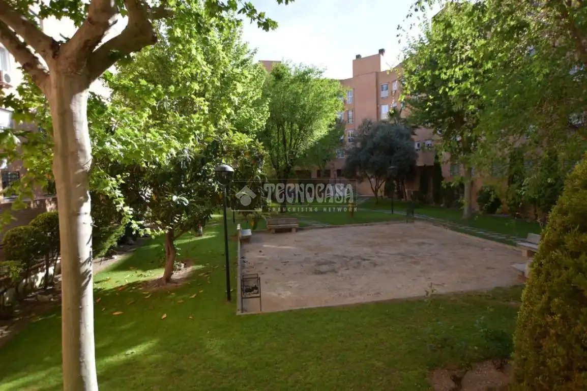 Jardí de Pis en venda en Getafe amb Calefacció, Parquet i Terrassa