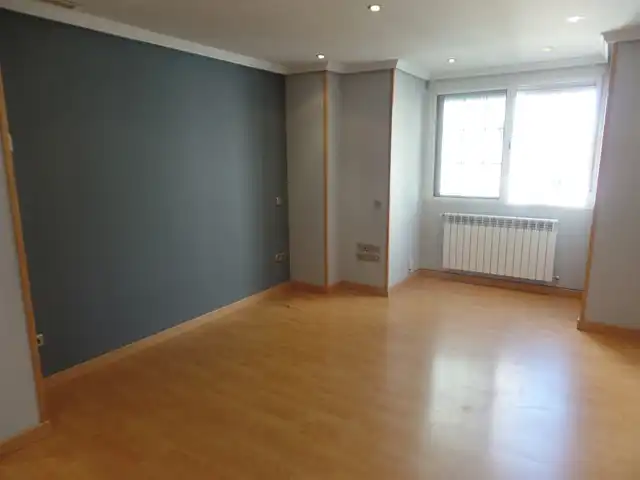 Flat for rent in  Madrid Capital  with Air Conditioner, Heating and Oven