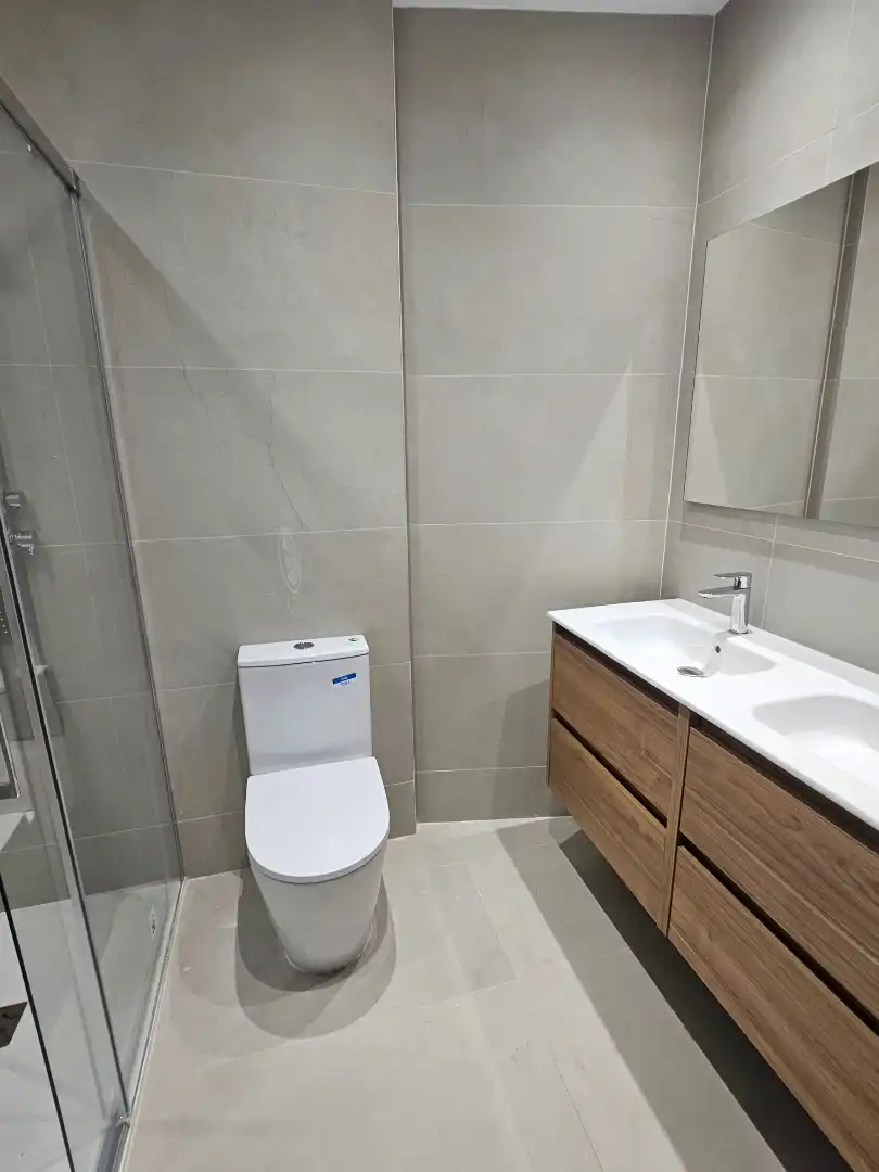 Bany de Planta baixa en venda en Lliçà d'Amunt amb Aire condicionat, Calefacció i Terrassa