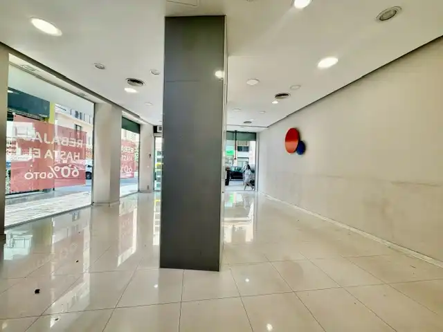 Geschaftsraum zur Miete in Carrer de Sant Vicent Màrtir, Sant Francesc