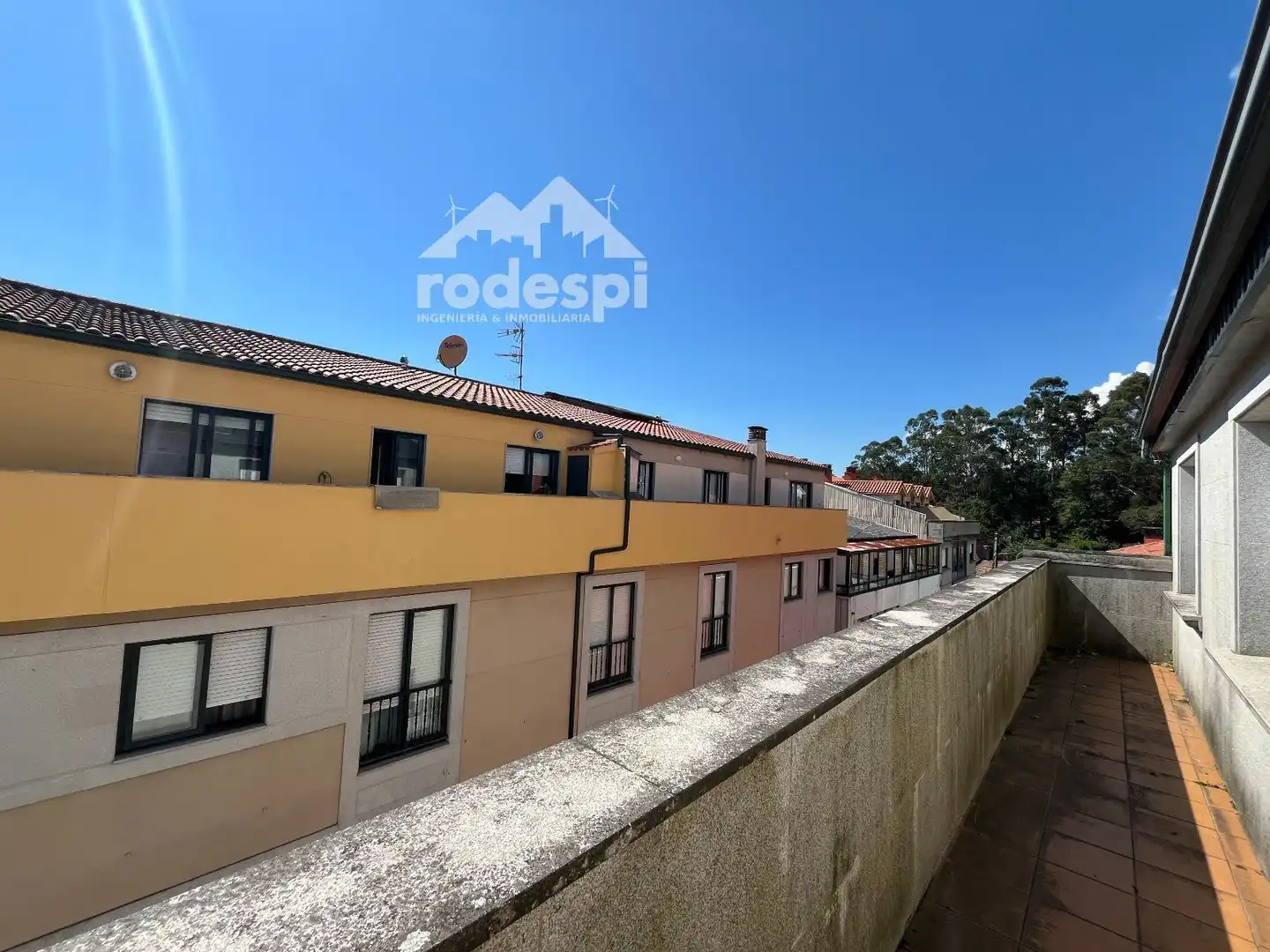 Außenansicht von Wohnung zur Miete in A Cañiza   mit Heizung, Terrasse und Abstellraum