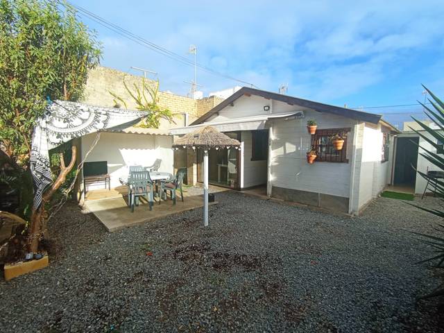 Casa-chalet en Venta en C/ La Niña en Las Tres Piedras - Costa Ballena