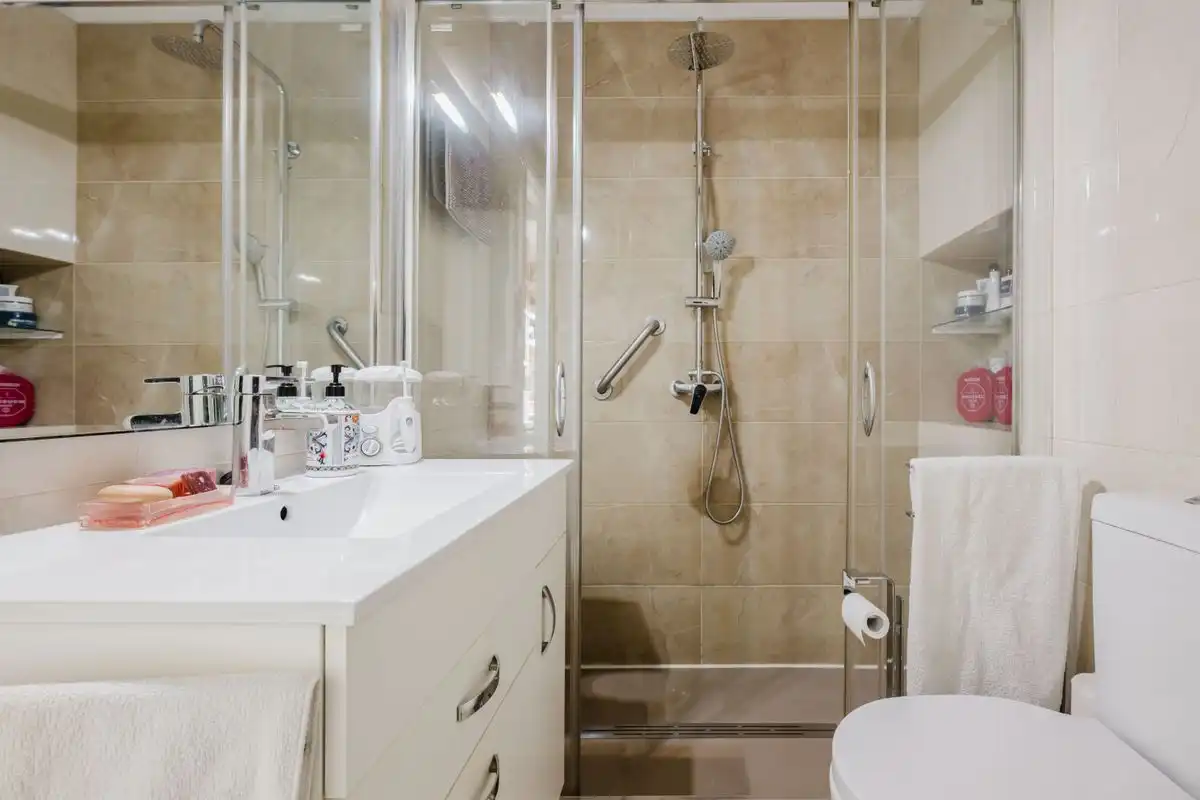 Baño de Piso en venta en Sevilla con Aire acondicionado, Calefacción y Terraza