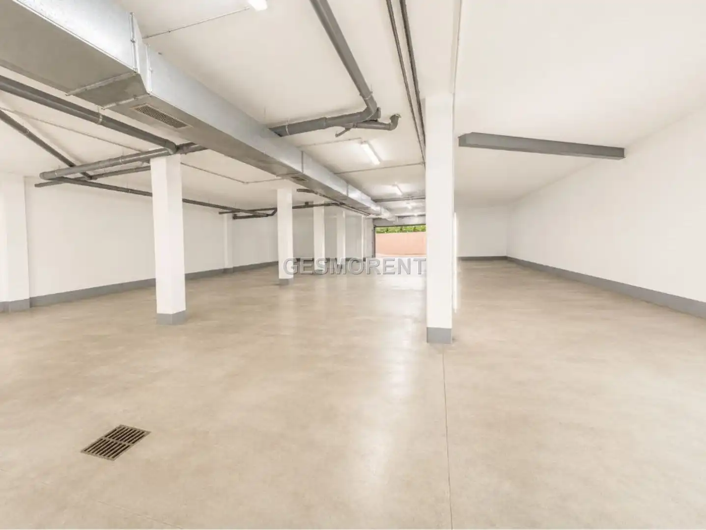 Nave industrial de alquiler en Can Picafort