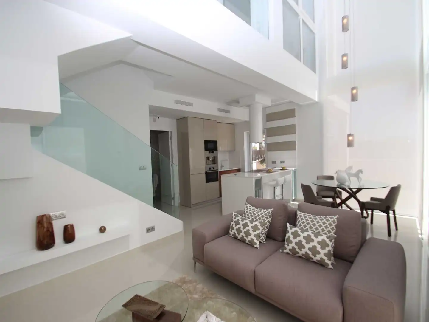 Detached house with pool for sale in Avenida Avenida Julietta Orbaiceta, imagen 2