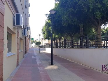 Local comercial en venta en Calle Milongas 10