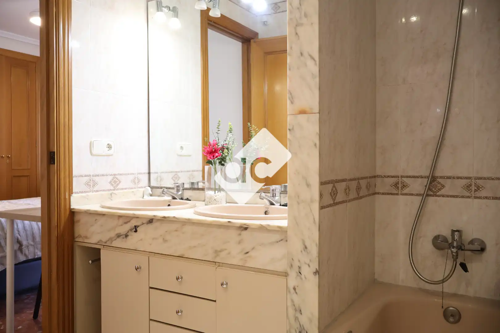 Baño de Apartamento de alquiler en Valencia con Aire acondicionado, Calefacción y Amueblado