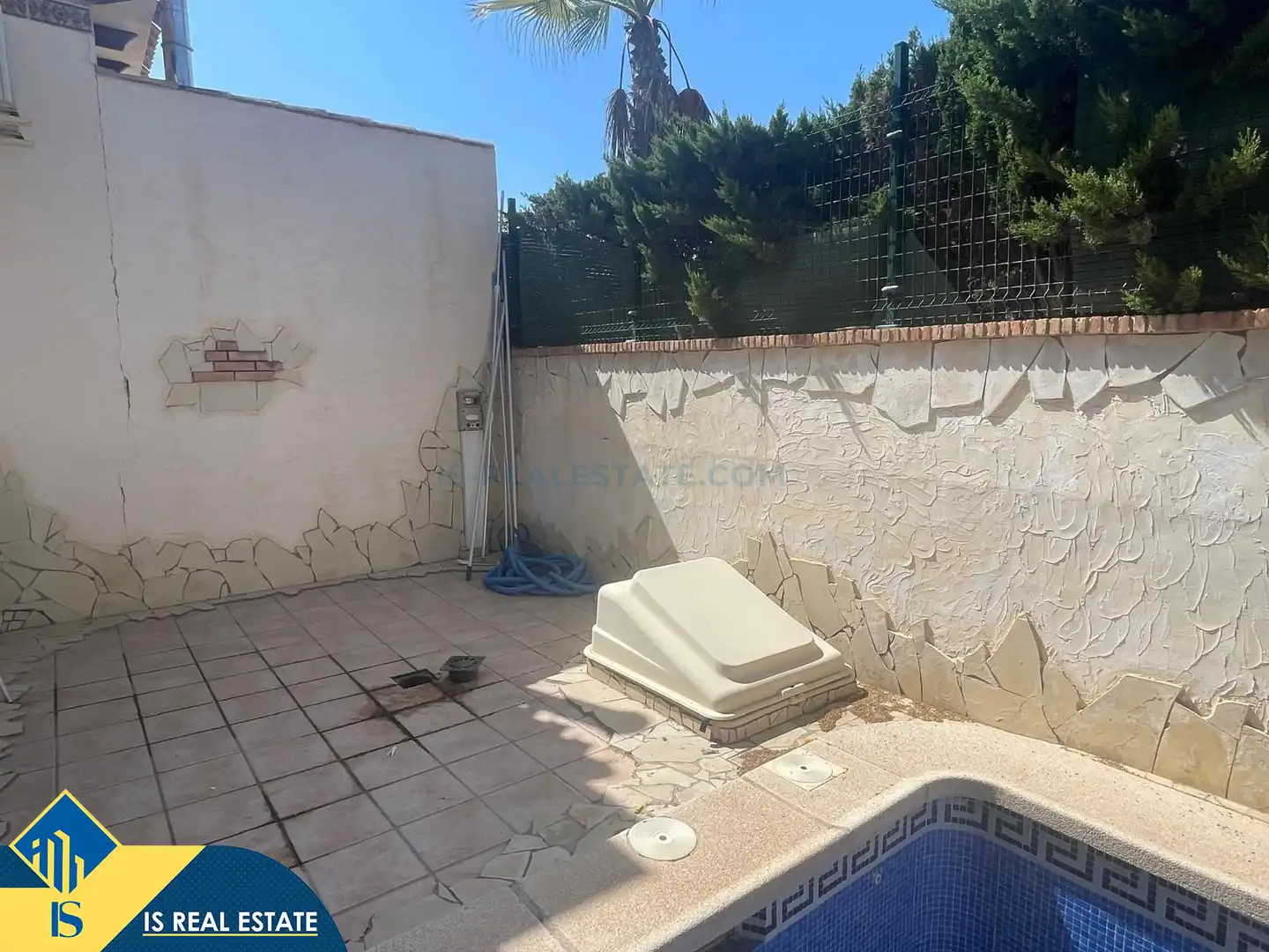 Swimming pool of Houses for sale in Torrevieja  with Air Conditioner, Heating and Terrace