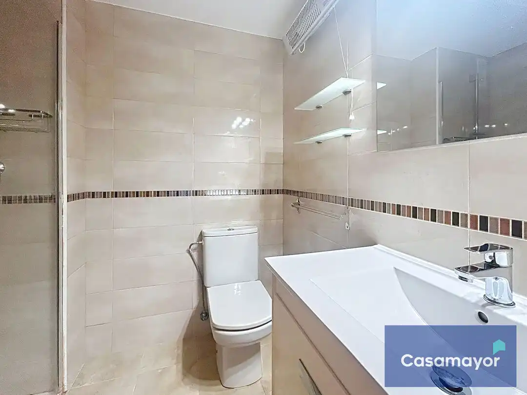 Bathroom of Flat for rent in Alicante / Alacant  with Air Conditioner, Heating and Private garden