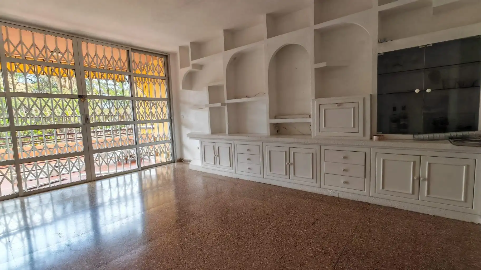 Sala d'estar de Planta baixa en venda en Arona amb Jardí privat, Terrassa i Piscina comunitària