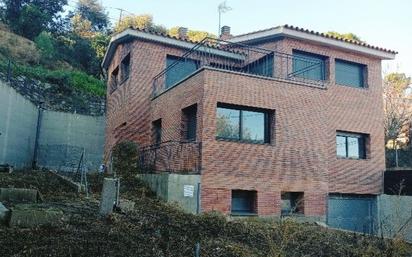 Vista exterior de Casa o xalet en venda en Sant Fost de Campsentelles amb Aire condicionat, Jardí privat i Terrassa