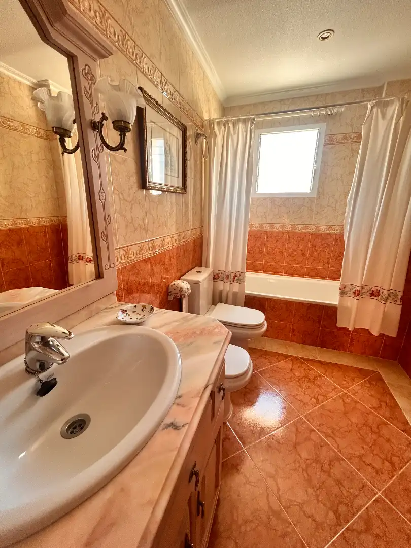 Baño de Casa o chalet en venta en Elche / Elx con Aire acondicionado, Jardín privado y Terraza